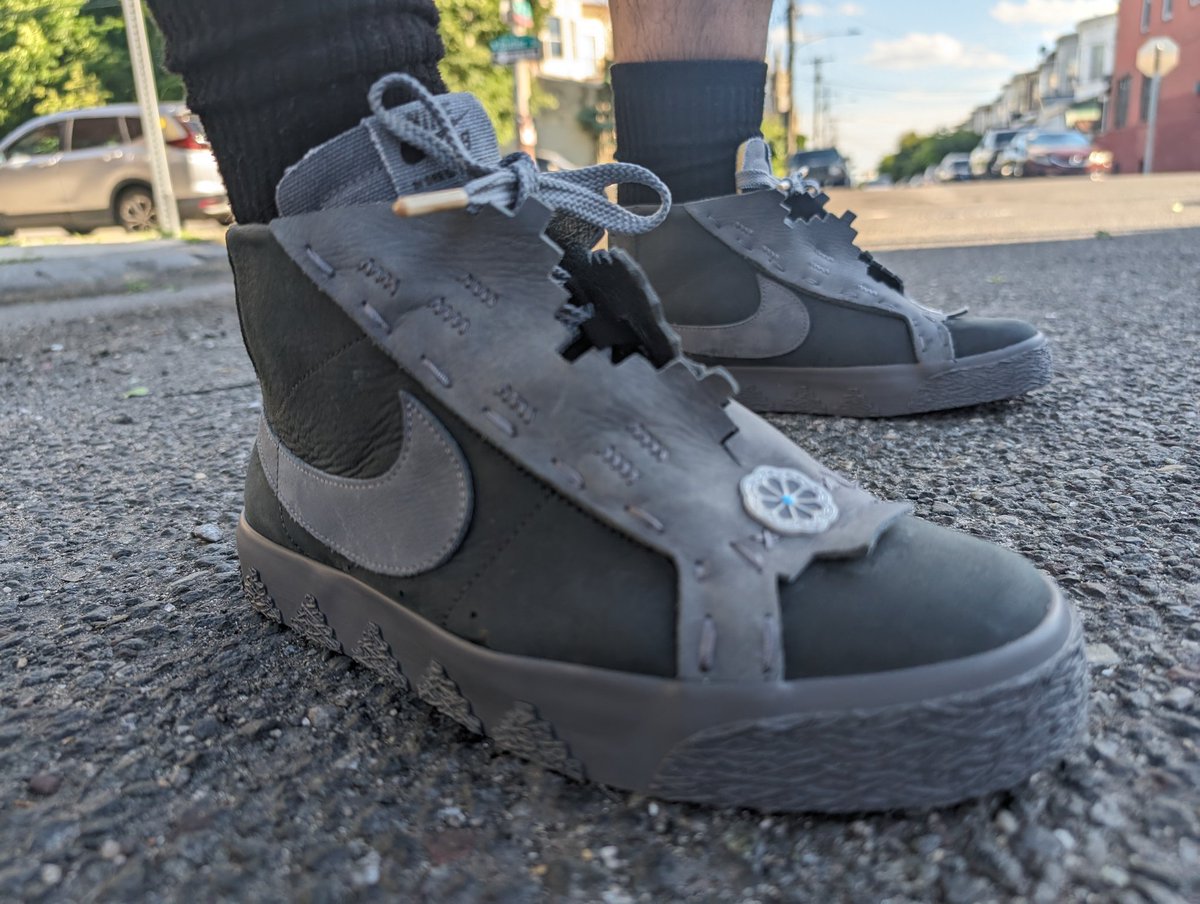 Sn3ak3r_Fr3ak3r's tweet photo. Yeah I'm fuckin' with these heavy .. #WDYWT #UnDS Di'orr Greenwood Blazers .. straight to toe #YourSneakersAreDope #SneakerAdmirals #NikeSB #NSBOrg #StashedBoxes #NikeSbOrNothing #KOTD #WearYourKicks https://t.co/C3TD6zOLFt