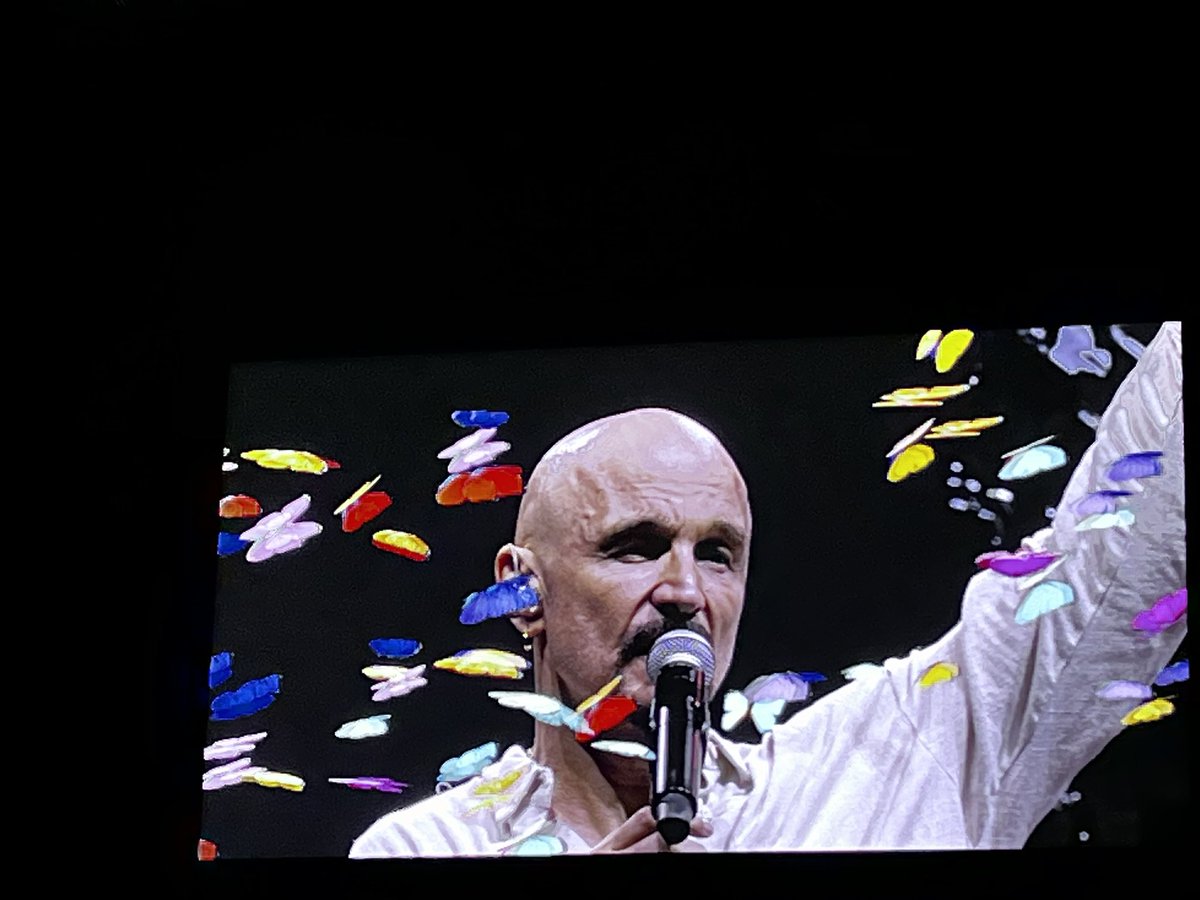 clarej1's tweet photo. @wearejames what an excellent gig in #leedsarena tonight https://t.co/etwY6jYEGc