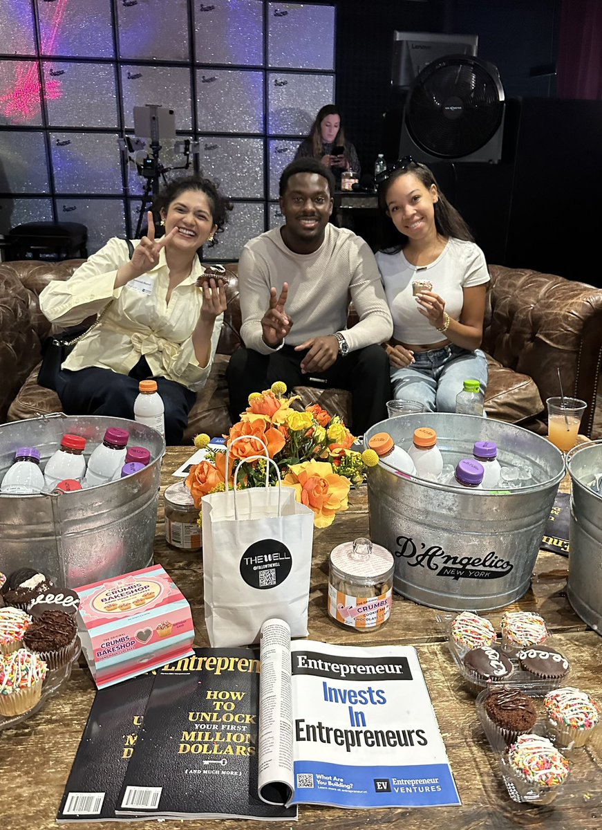 Awesome finale to <a href="/Techweek_/">Tech Week</a> #NYTechWeek with <a href="/Entrepreneur/">Entrepreneur</a> #ventures &amp; <a href="/followthewell_/">follow_the_well</a>: Pitch, Sip &amp; Jam <a href="/DAngelicoNY/">D'Angelico Guitars</a> #nyc ft #tech companies pitching &amp; a stellar set by stylish sister trio @MUSAS_official_ 🗽💃🏻🎸 🏙️ thanks partners  <a href="/PerkinsCoieLLP/">Perkins Coie</a> &amp; <a href="/TriNet/">TriNet</a> <a href="/FoodInstitute/">The Food Institute</a> !