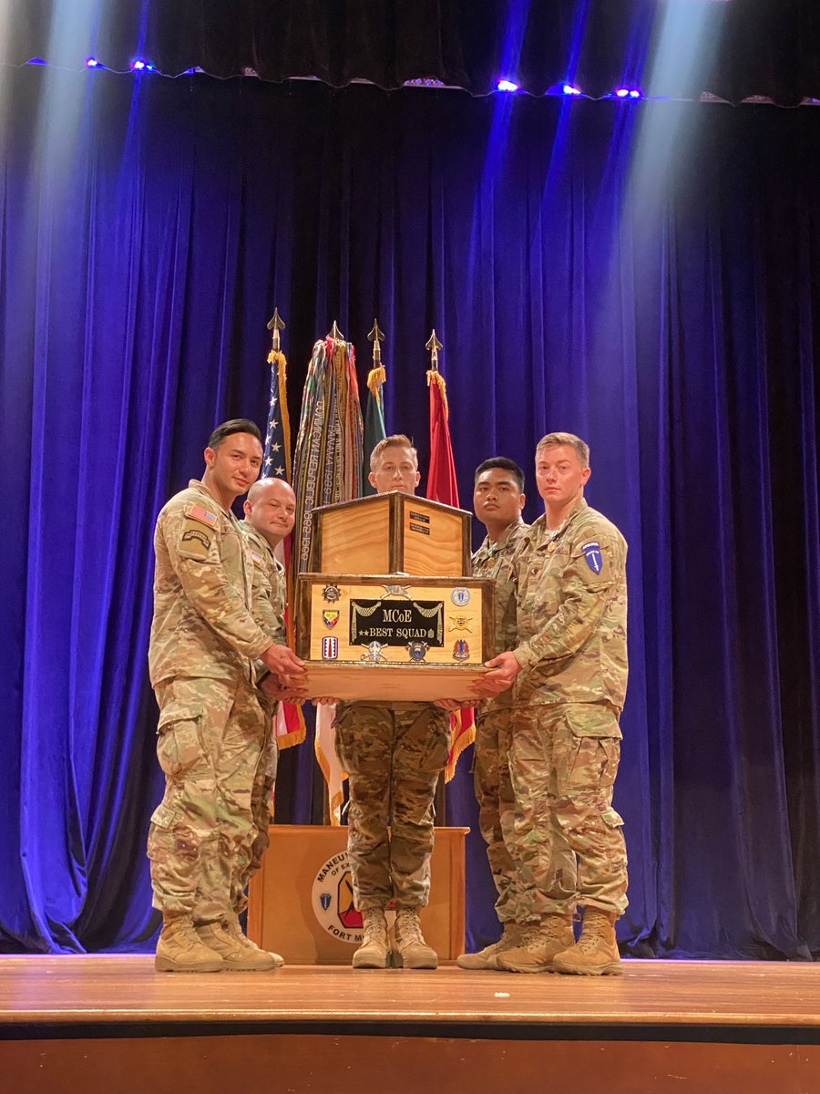 curtisbuzzard's tweet image. Nothing better then recognizing those who chose to compete “in the arena” and achieve excellence - best squad, best Drill Sergeant, and best NCO and Soldier at the MCOE! @MCoEFortMoore #BeMoore