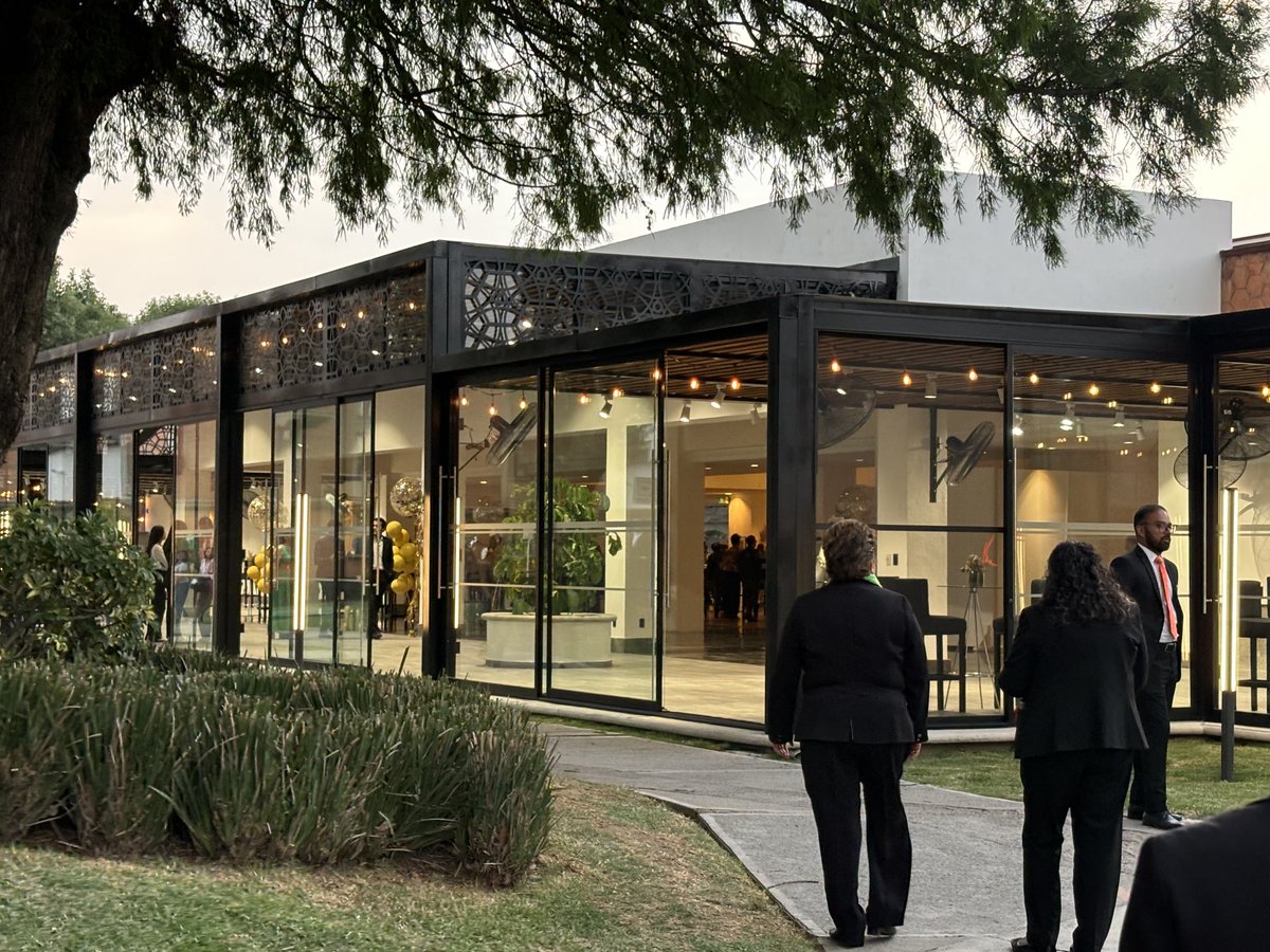 Maravilloso participar en una graduación más de los Egresados LHR y LCU de la ⁦<a href="/udlap/">UDLAP</a>⁩ felicidades y éxito a todos