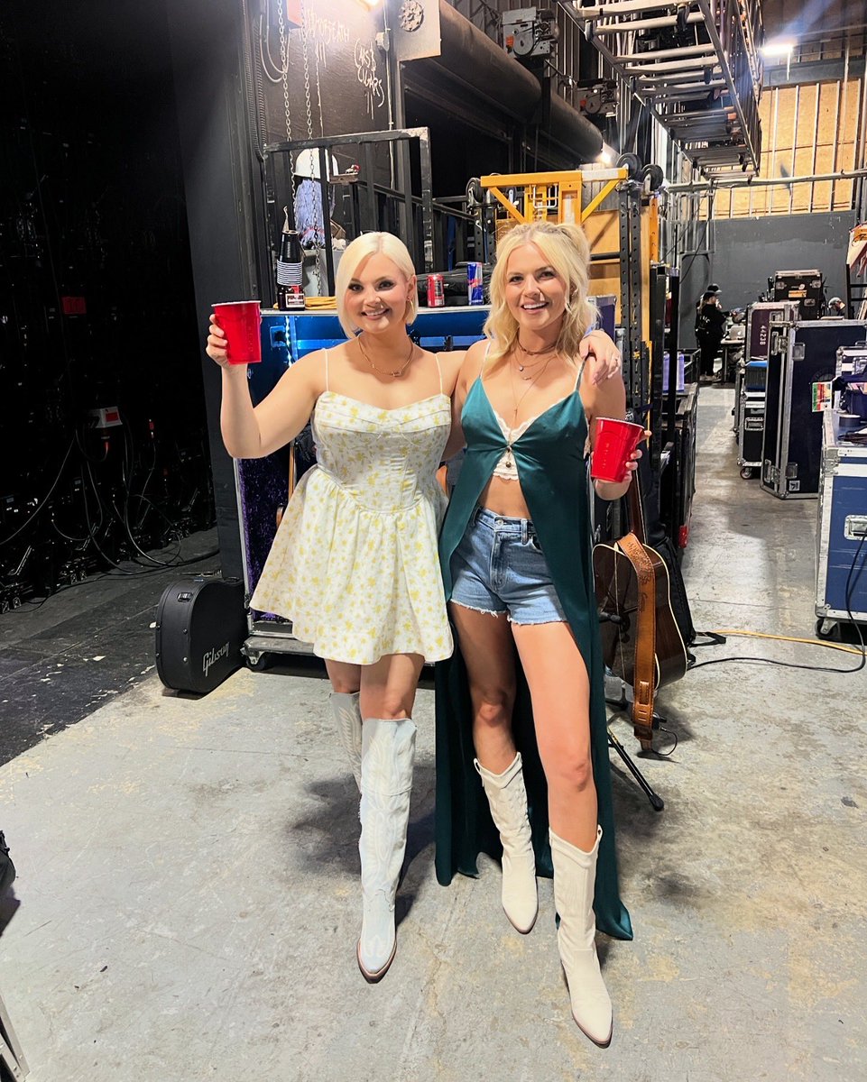 tigirlily's tweet photo. Michigan, that was AWESOME! Thank you @ParkerMcCollum for letting us open your show tonight!!! 🔥 #burnitdowntour https://t.co/b3RoTQno1Y