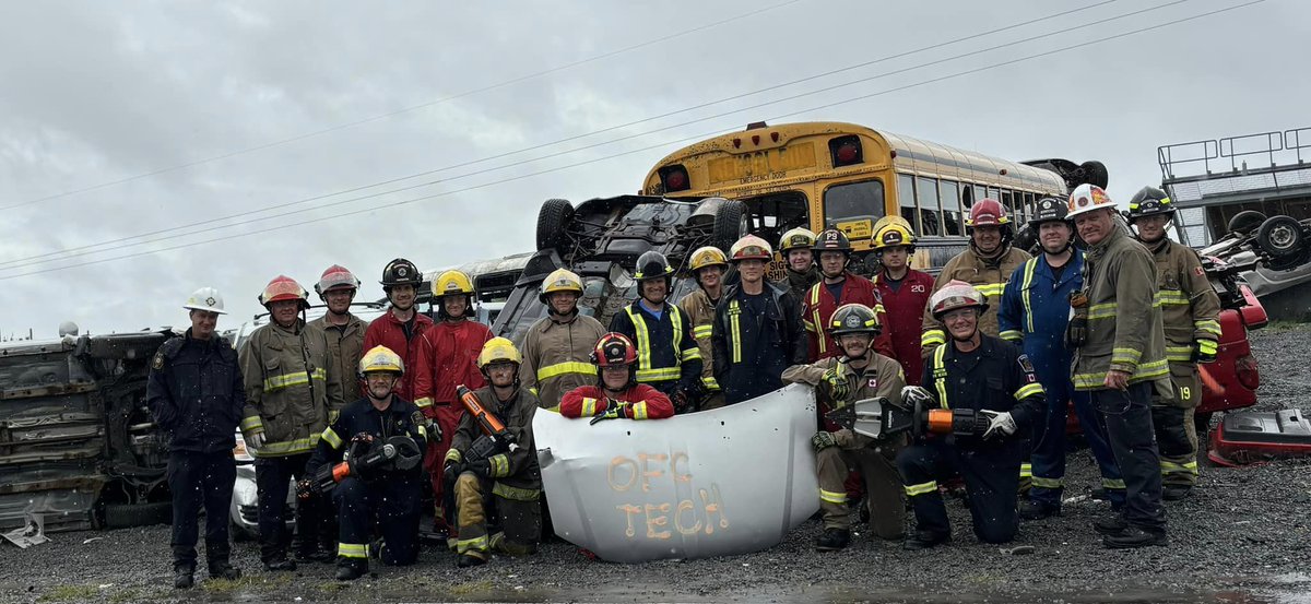 JohnMcBeth's tweet photo. A few photos to highlight the NFPA 1006 Common Passenger Vehicle Auto Extrication course that took place last week in Kingston.  A sincere thanks to all of the instructors, both full time and adjunct and each of the participating departments.  Great job by all! https://t.co/e0uKWC4xVP