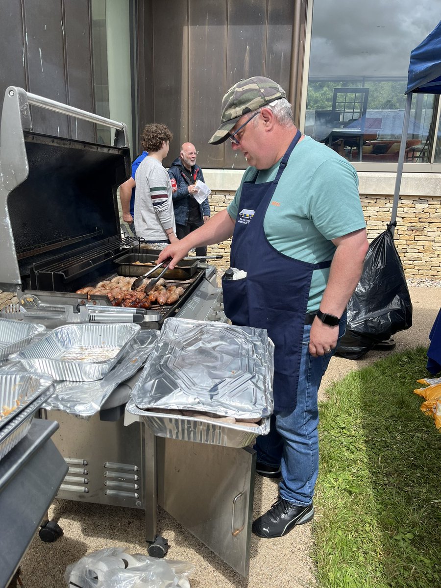 Top nun returning the charity support from <a href="/nickmasondrums/">Nick Mason</a> .. we helped cook over 1000 sausages today for his charity event .. we go back tomorrow and do it all again :)