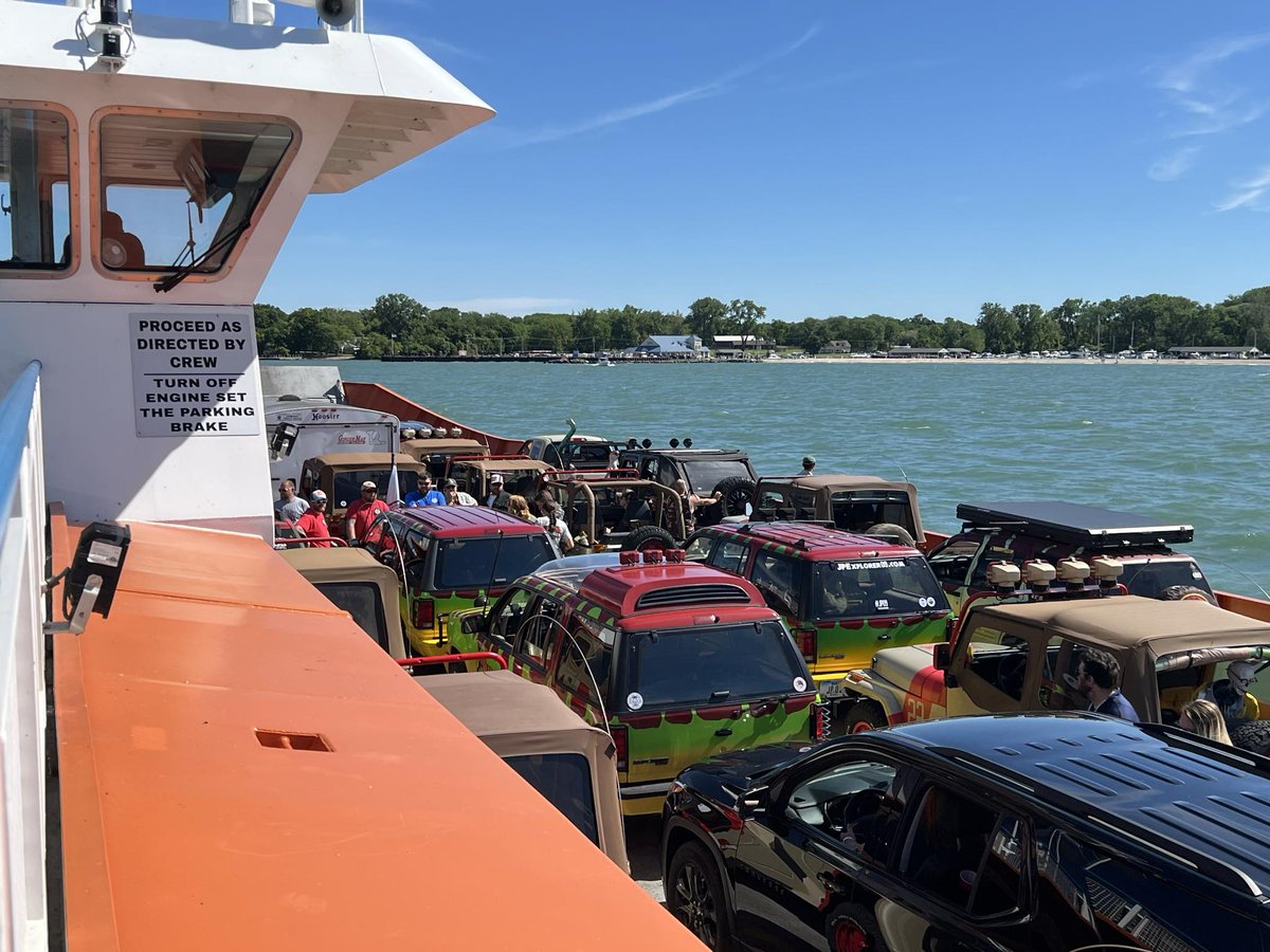 JPmotorpool's tweet photo. They're moving in herds.
They do move in herds.

#jurassicpark #jurassicjeep https://t.co/BkyGbS104q