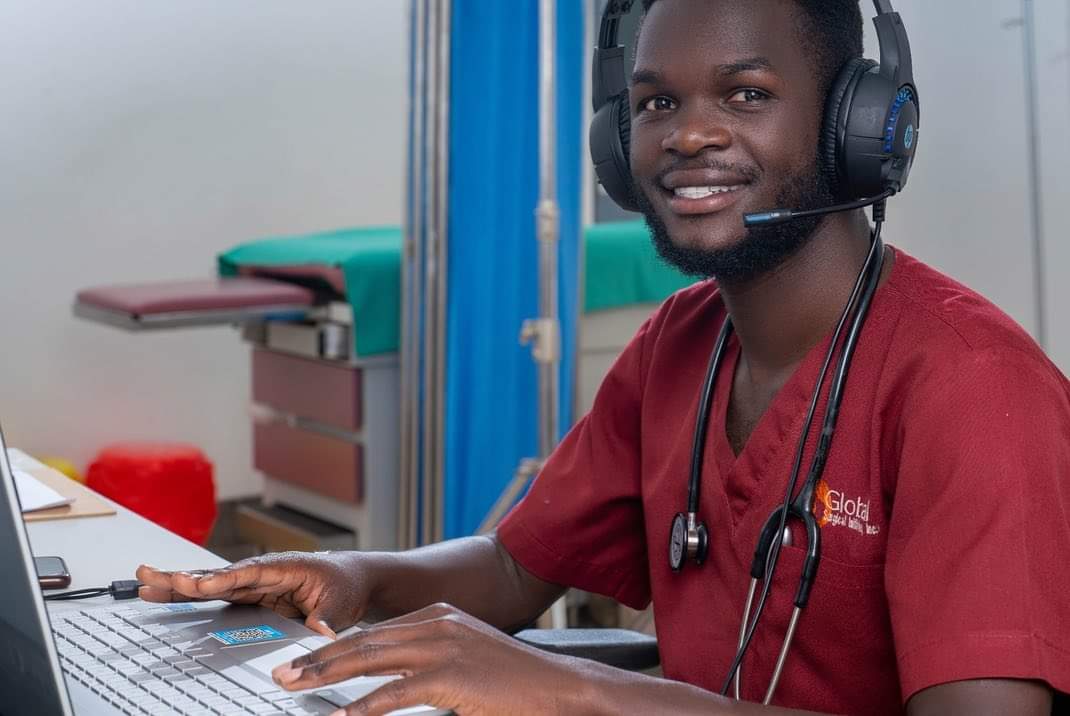 JothamAzira's tweet image. #RecoveryAtHome just got a whole lot smoother!
Yo personal post-op buddy here! 24/7 phone support after #AmbulatorySurgery (out patient surgery).
Early complication detection, quick answers, &amp;amp; anxiety relief - all from the comfort of yo home! Yo never alone, I&apos;ve got u covered!&quot;