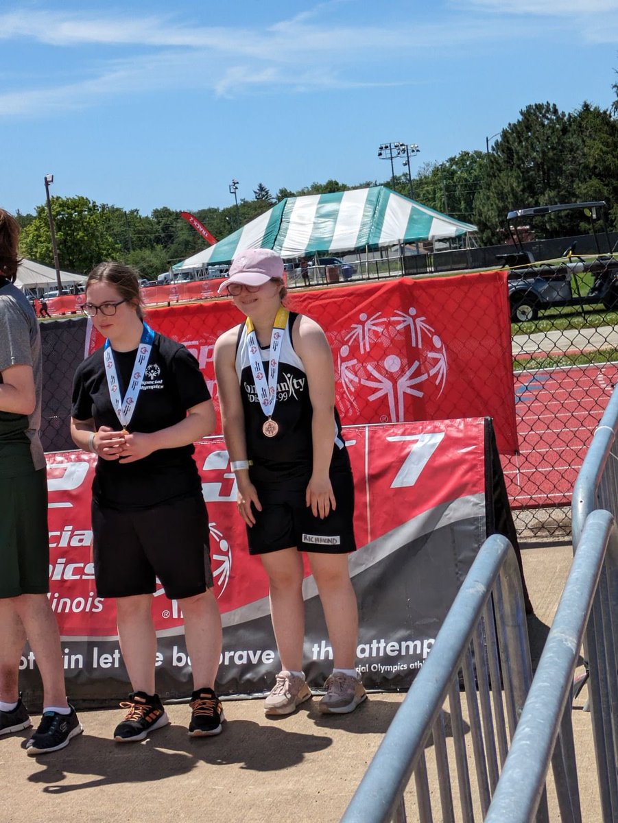 D99 SO Track & Field tweet media