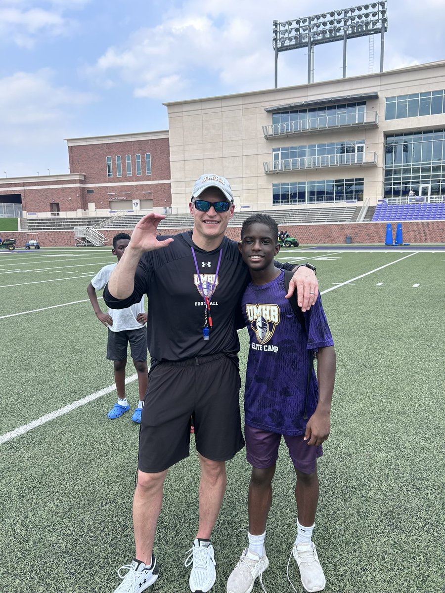 AndreDWJohnson's tweet photo. Great camp @CruFootball @Coach_LHarmon @MidwayFB @CoachBJ_Kelly learned a lot and had fun competing! https://t.co/YiGBtQPFPb