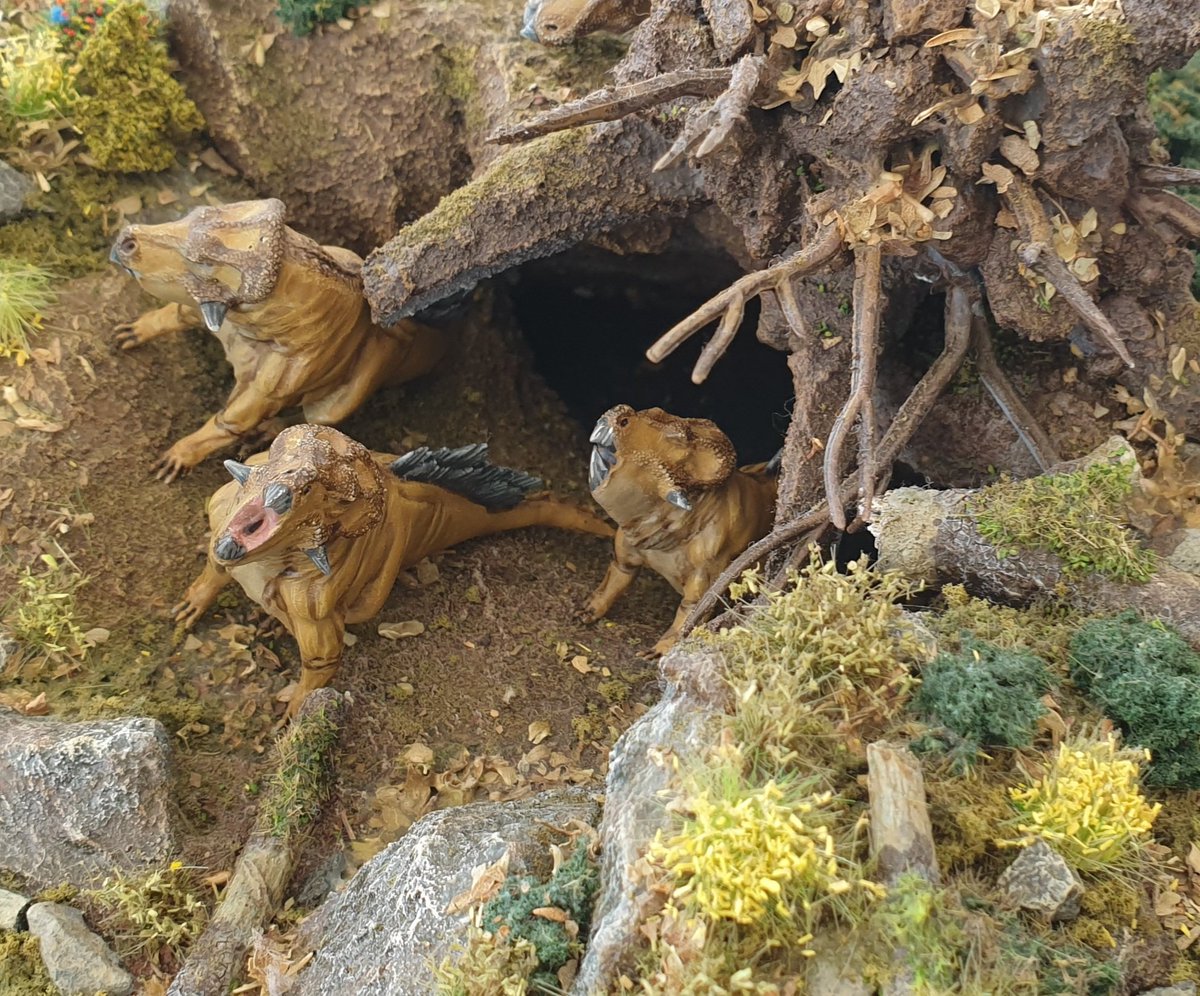 TetZoo's tweet image. Here are some of James Pascoe&apos;s Mesozoic dioramas, and part of the Dr Dhrolin&apos;s Dinosaurs stand... #LymeRegis #FossilFestival