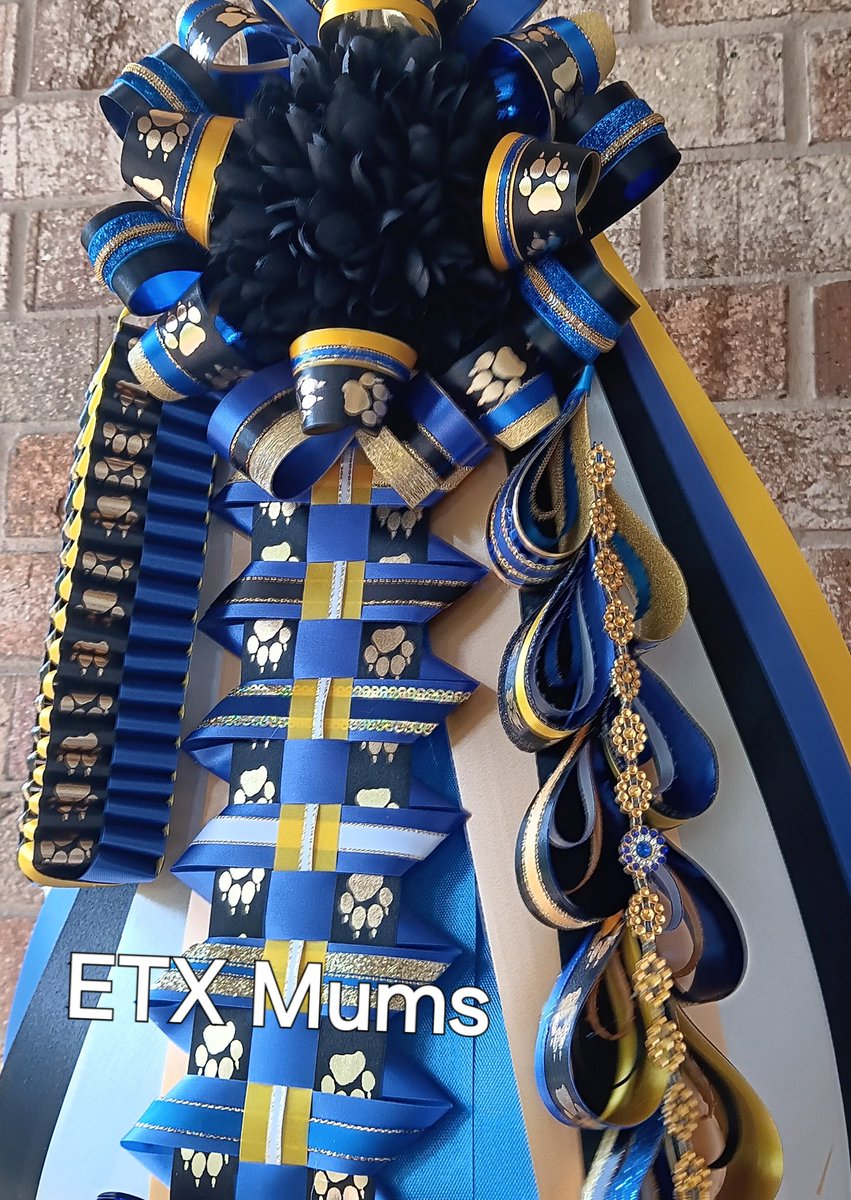 ETXmums's tweet photo. @ETXmums #homecomingmum #homecoming #homecoming #etxmums https://t.co/v3IIfqcMFE