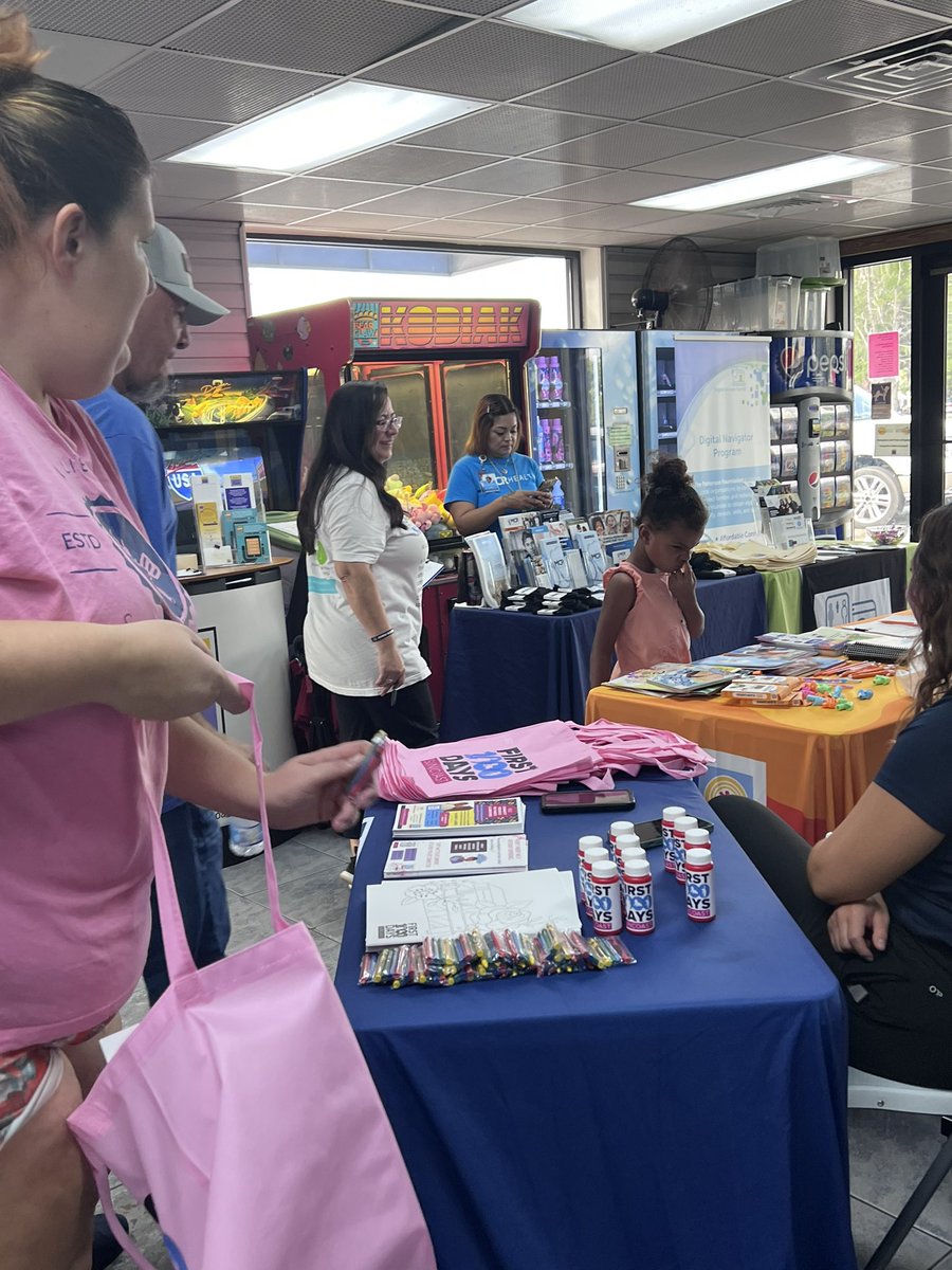 LeerPara3ro's tweet photo. Gran mañana de sábado en Arcadia,FL sorprendimos a 78 familias completando 934 lavadas sin costo. Infinitas gracias a @ThePattersonFdn por su generosidad. @SuncoastCGLR #PopUPNeighbor #Laundrforfree https://t.co/1I5MDVyYhV