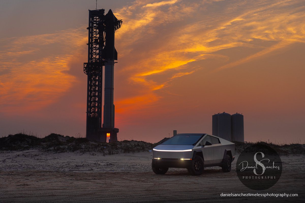 Daniel_S_Images's tweet photo. I was hired to do a photo session with a Cybertruck at sunset the day before the launch…  Here is a sneak peek 😃 📸📸📸 https://t.co/ZwbG7YIbX6