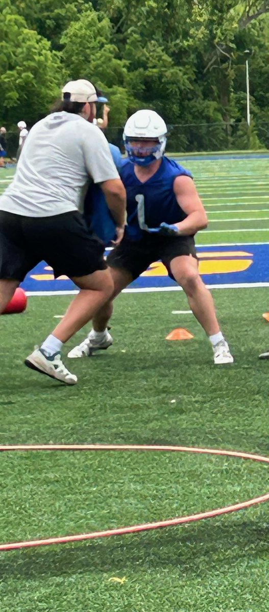 Ethan_p_Baker's tweet photo. Had a great time competing today at Morehead State University 🔵⚪️🟡

@CoachA_Schmidt @CoachRo35 @MSUEaglesFB @antwanhoguejr @trevorhoskins13 @CoachNewsome63 @Ryan_Burchett34 @CoachMontag @CoachEverhart @drew_toennies https://t.co/a8ky7lzqyv