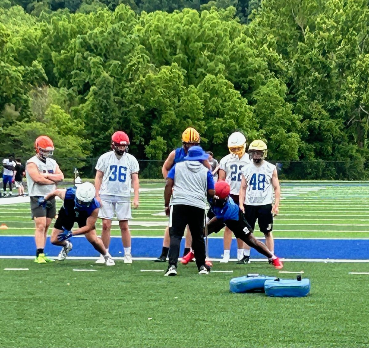 Ethan_p_Baker's tweet photo. Had a great time competing today at Morehead State University 🔵⚪️🟡

@CoachA_Schmidt @CoachRo35 @MSUEaglesFB @antwanhoguejr @trevorhoskins13 @CoachNewsome63 @Ryan_Burchett34 @CoachMontag @CoachEverhart @drew_toennies https://t.co/a8ky7lzqyv