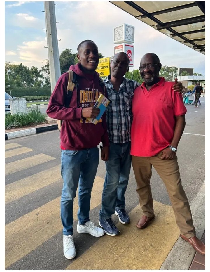 AgahozoK's tweet photo. #TBFA✈️
1/2
Fabrice Nshiminana, the captain of Tsindabatsinde football academy went to Belgium to do a test in the DENDER EH that was promoted to the first division this year.
In Tsindabatsinde football academy, it is no longer a dream to send Rwandan talented football young- https://t.co/gf7NxBnkRq