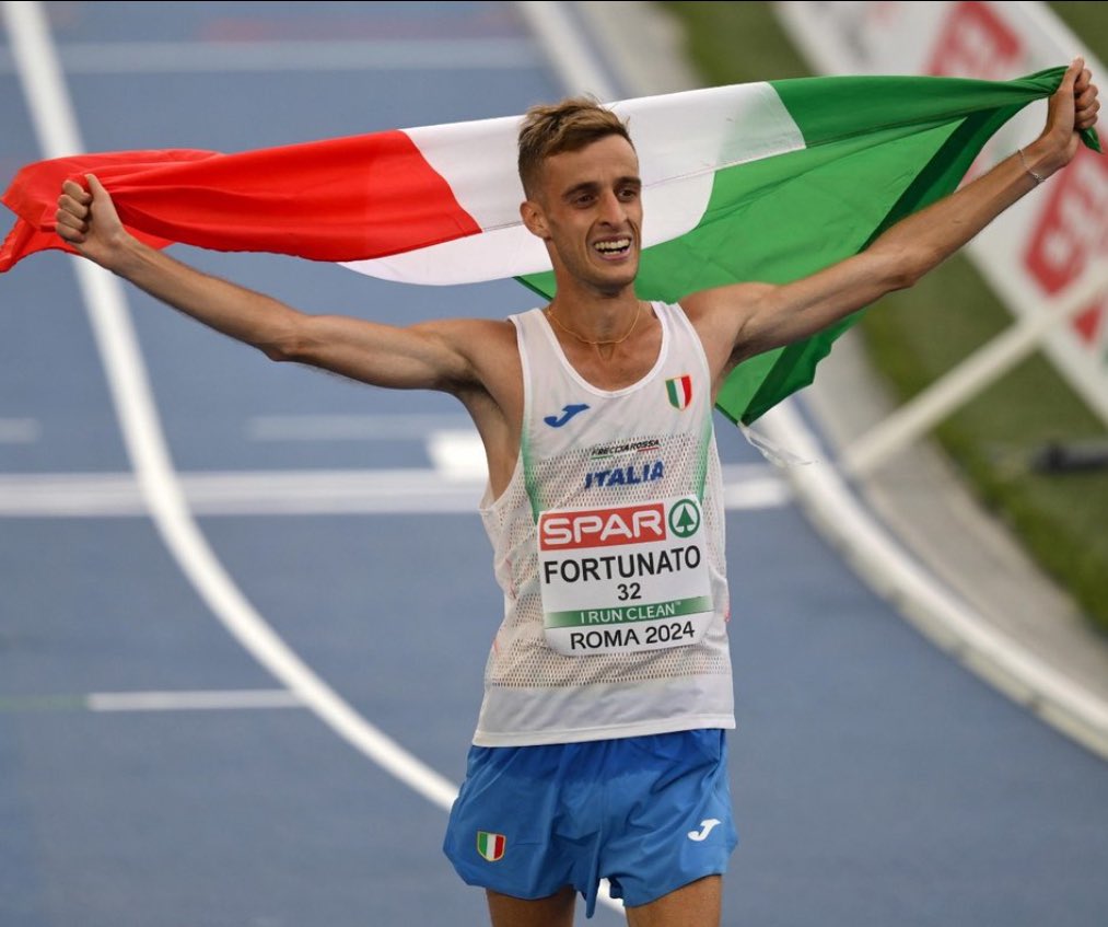 andreaabodi's tweet photo. @earoma2024 una giornata speciale: Francesco Fortunato, bronzo passo dopo passo senza mai staccarsi da terra; Mattia Furlani, allungando il passo in un solo salto d’argento; Leonardo Fabbri d’oro, liberandosi di ogni peso, lontano, lontano; Lorenzo Simonelli, superando ogni ostacolo, come nessun altro;   @crazylongjumper rifacendo pace con l’oro, correndo … correndo, sostituendo il vento, quasi per mano con Chituru Ali. Erano quattro, son diventate dieci. Sono le medaglie dell’ @atleticaitalia di questi Europei … Viva l’Italia del Merito !! 🇮🇹