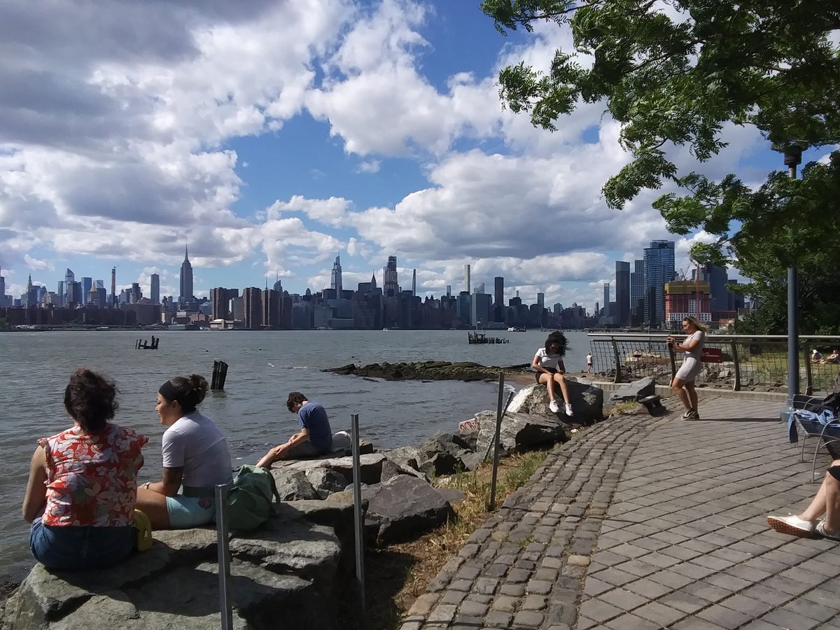smbahr14's tweet photo. Today's adventure: A Williamsburg street art walking tour in Brooklyn. 🎨 https://t.co/lBti7ympYK