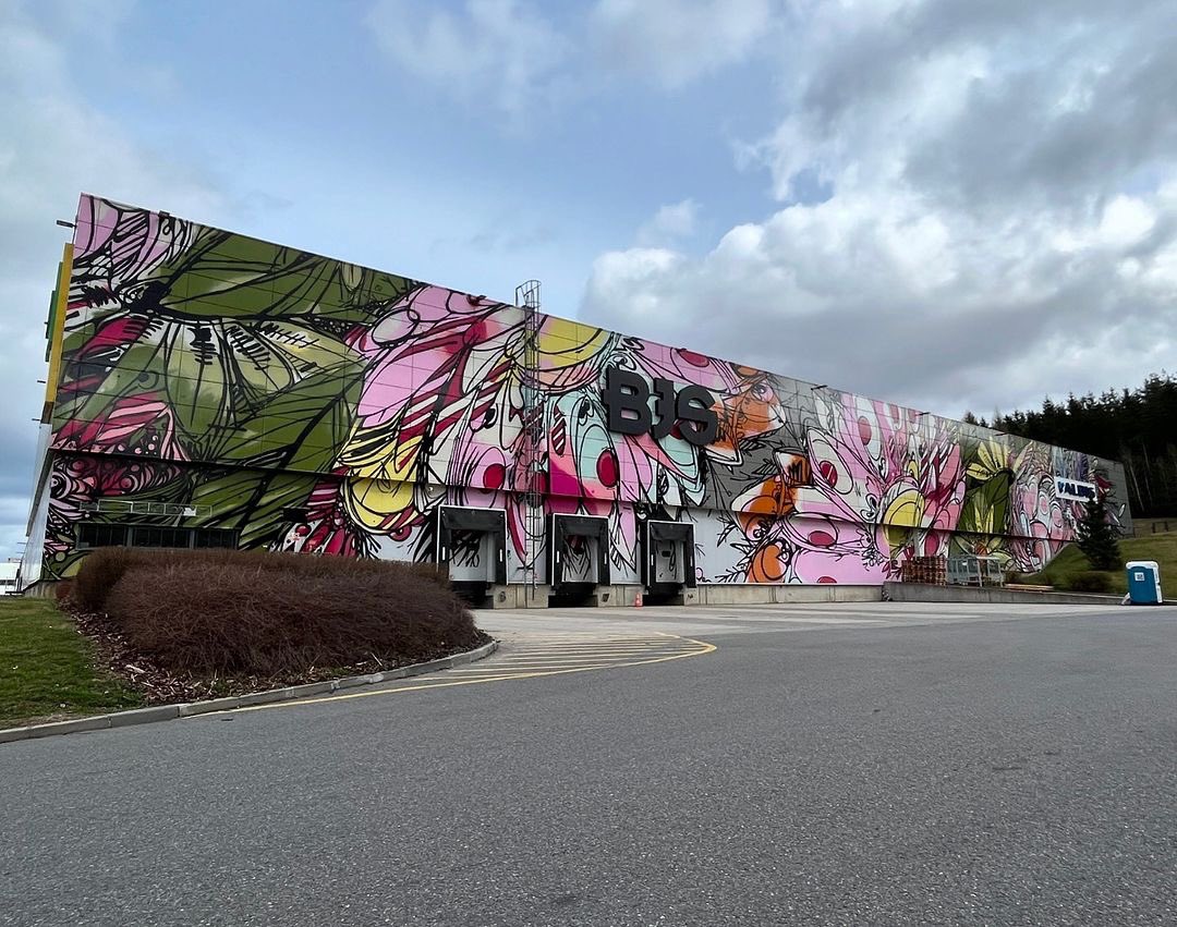 “Big and Bright” by <a href="/DZIAAIZD/">DZIA&SONS</a> &amp; <a href="/DRAWetc/">DRAWetc.</a> 
📸 26.03.2023.
📍 Humpolec, CTPark
#dzia #drawetc #streetartczechia #streetart