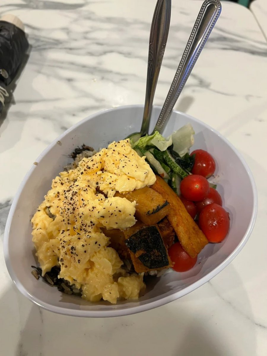 a recipe of mixed cucumber, scrambled egg and seaweed tofu😋