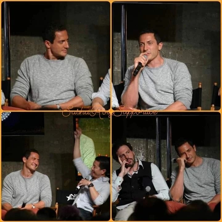 PiliTF's tweet photo. #Throwback #sdcc2012
Conversation with the Grimm's Cast
July 2012
#mrsasharoiz #SashaRoiz
#ReggieLee
#SilasWeirMitchell
#BitsieTulloch #RussellHornsby #DavidGiuntoli https://t.co/c8516lCUUi