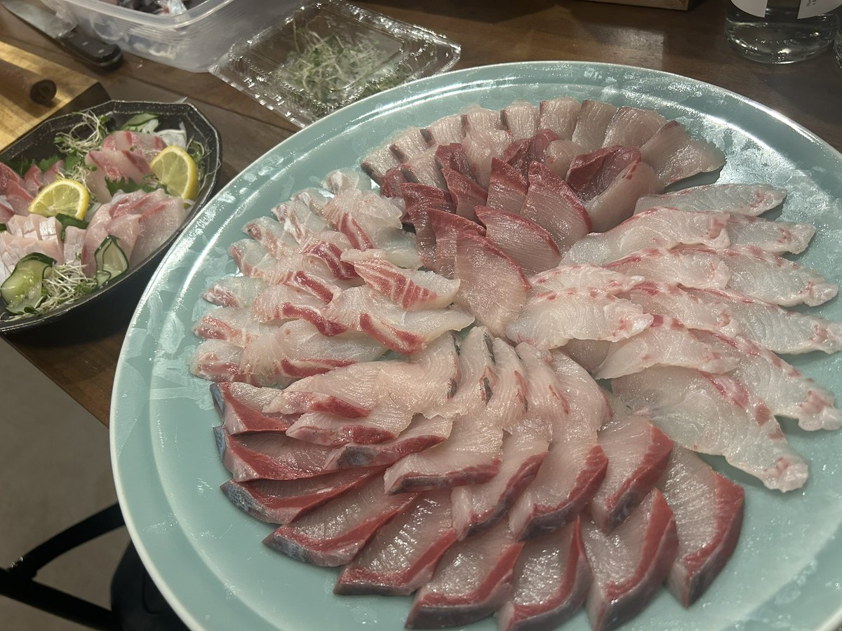 miki___n's tweet photo. 昨日の夜はうまいに溺れてた、、、、

長島町にて長島町の友達たちとブリパーティ🐟 https://t.co/7ApezI1H3P