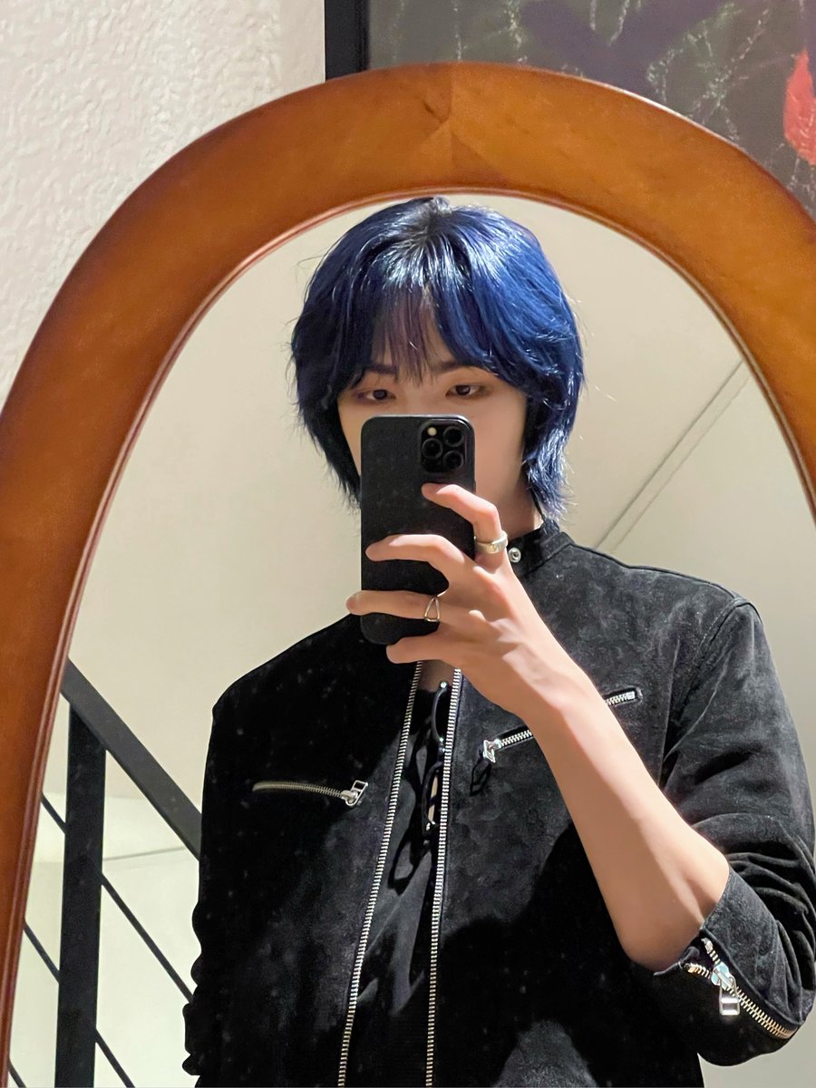 [#뮤] 

아이스뮤루베리 갔다 올게용 🫐

#EPEX #이펙스 #MU #뮤