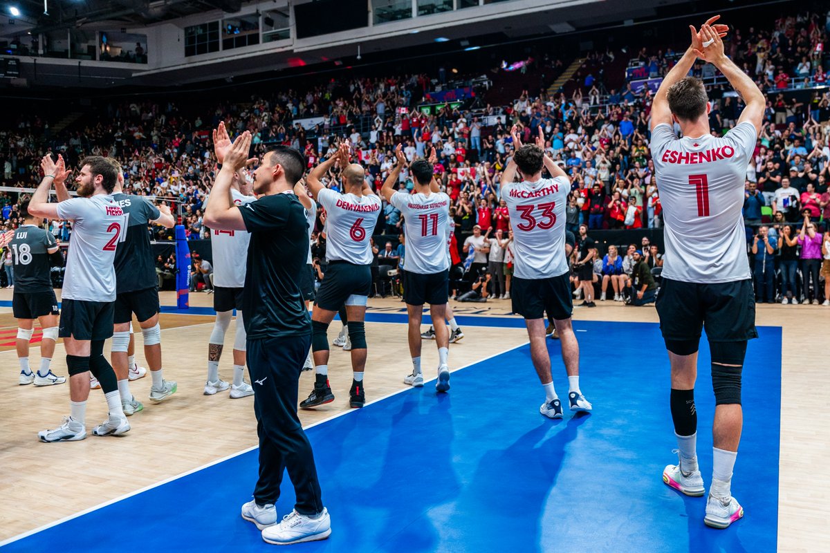 VBallCanada's tweet image. #VNL2024 Match 7 - Men/Hommes #Ottawa 🙌

Result/ résultat : 🇨🇦3 🇺🇸1 (25-16, 19-25, 26-24, 28-26).

🔗 bit.ly/3VB1FiJ