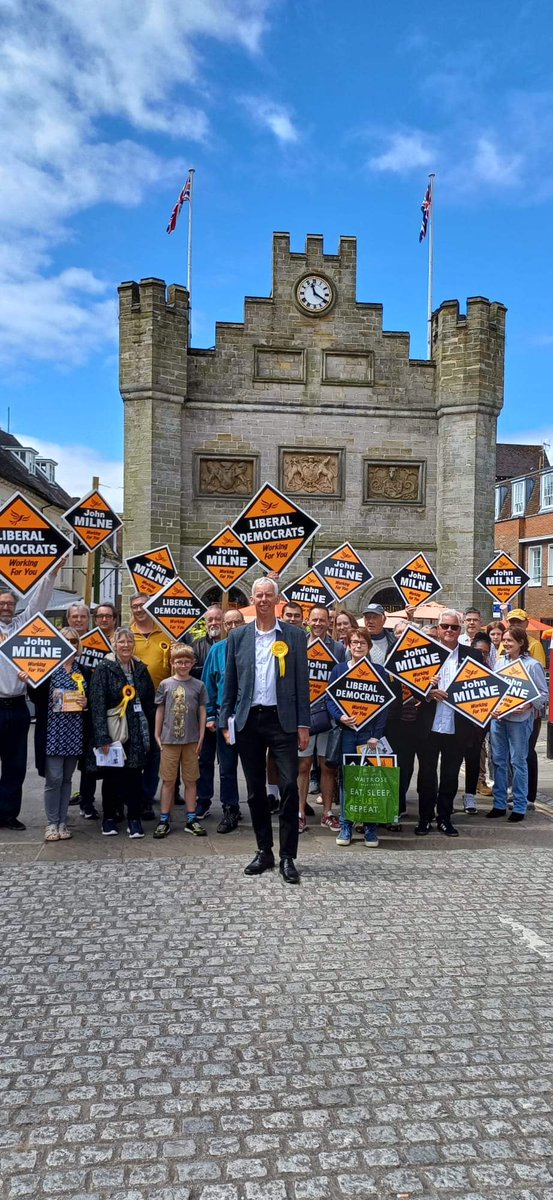 HorshamLibDems's tweet photo. Fantastic response in the town this morning with plenty of support for John Milne for Horsham on show. It was fantastic talking to locals with many agreeing that a change is needed after 14 years of this Conservative Government. https://t.co/Bde2rcANqo