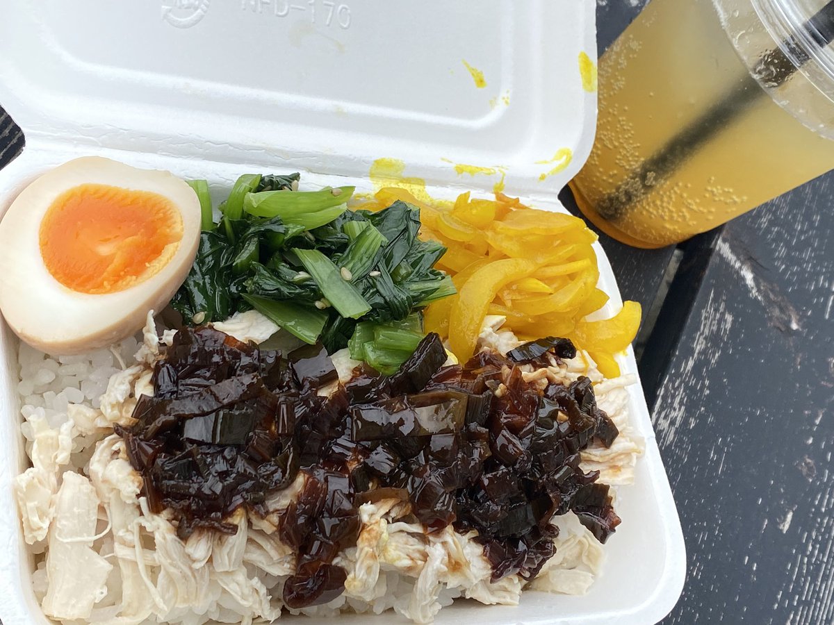 激しく美味い鶏肉飯と台湾産トロピカルパインde朝食