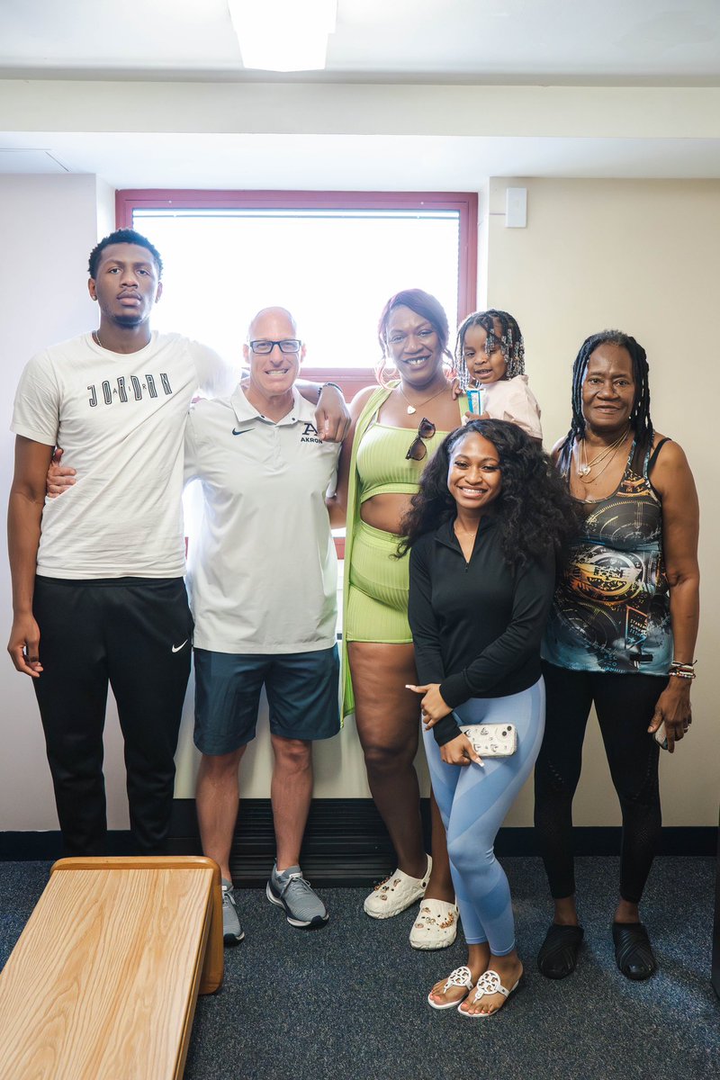 Akron Zips MBB tweet media