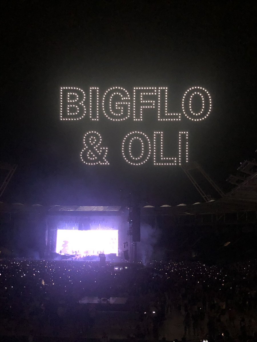 yveschaumien's tweet photo. Quel concert de dingue ce soir au Stadium de #Toulouse 🎶
Merci @bigfloetoli pour ce moment de folie que j’ai partagé avec mon petit bonhomme et 32999 autres personnes enchantées 🫶🫶
#BigFloetOli https://t.co/lT4DskcoyR