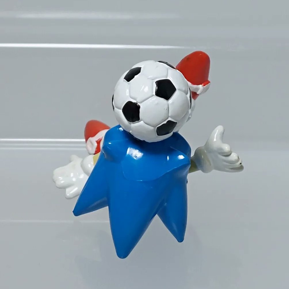 Photos of a Sonic with Soccer Ball Figure, released by SEGA Japan