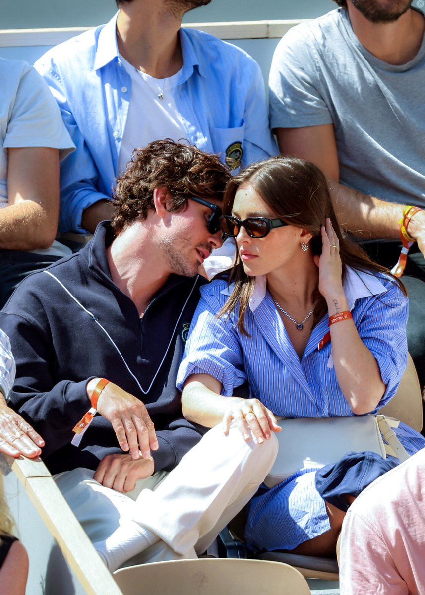 LoganLermanedit's tweet photo. Logan Lerman &amp; Ana Corrigan at the 2024 French Open on June 7 2024 #loganlerman https://t.co/MqU3ZKKlDW