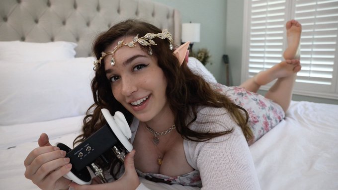 im just a cute fairy princess elf girl 💕✨🧚🏻&zwj;♀️👑 https://t.co/qVEpa3Ht2Z