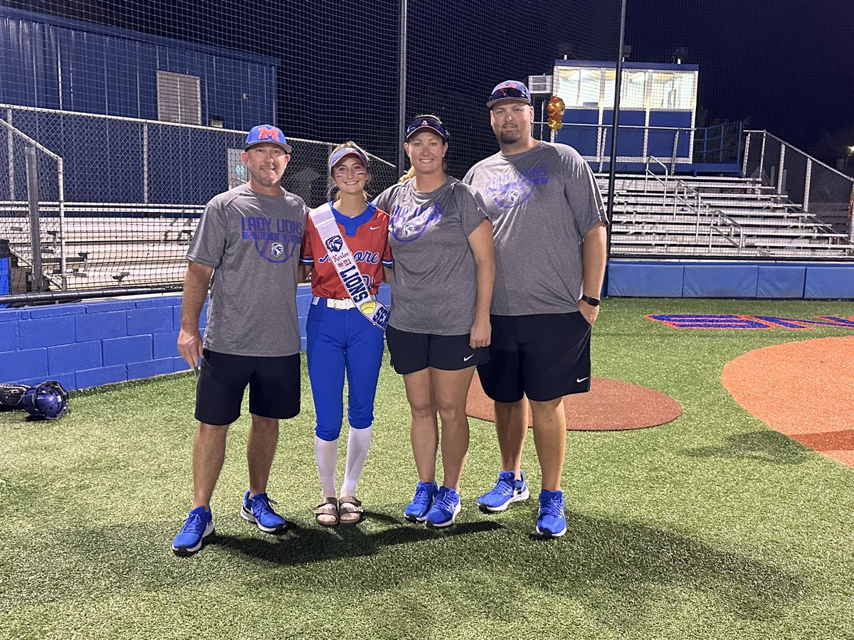 karleelsmith21's tweet photo. Thank you Moore softball for the best 4 years of my life. Thank you to Coach Riley, Coach Peeler and Coach Rathbun for pushing me to my best and always believing in me. Today was officially the last time to wear a Moore jersey and number 21. Now on to Roger’s State!! Go Hillcats! https://t.co/T2533aqCmQ
