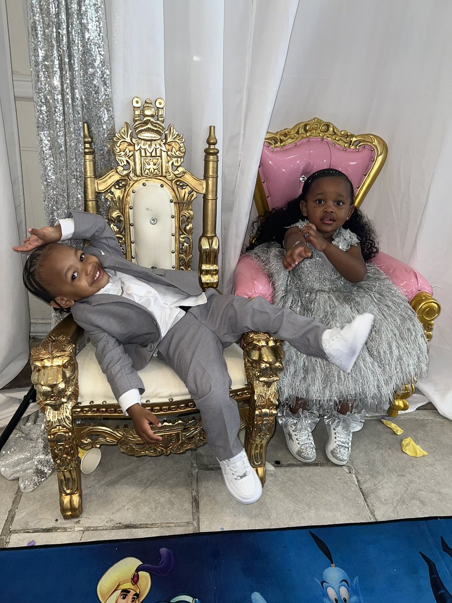 ooh_nai_nai's tweet photo. #prom2k24 π https://t.co/7nYEDY0HWP