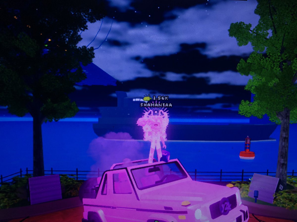 AngelGlimmering's tweet photo. Munchland by Ice Spice release since 1. june 2024! The place is so very weird when we use fart guns gonna kill rats when they die and earn coins! 🐀💣😂🤑 We have been at restaurant pizza place it was very fun how to make pizza! 🍕 #icespice #roblox #y2k #munchland https://t.co/252D7kCWM9