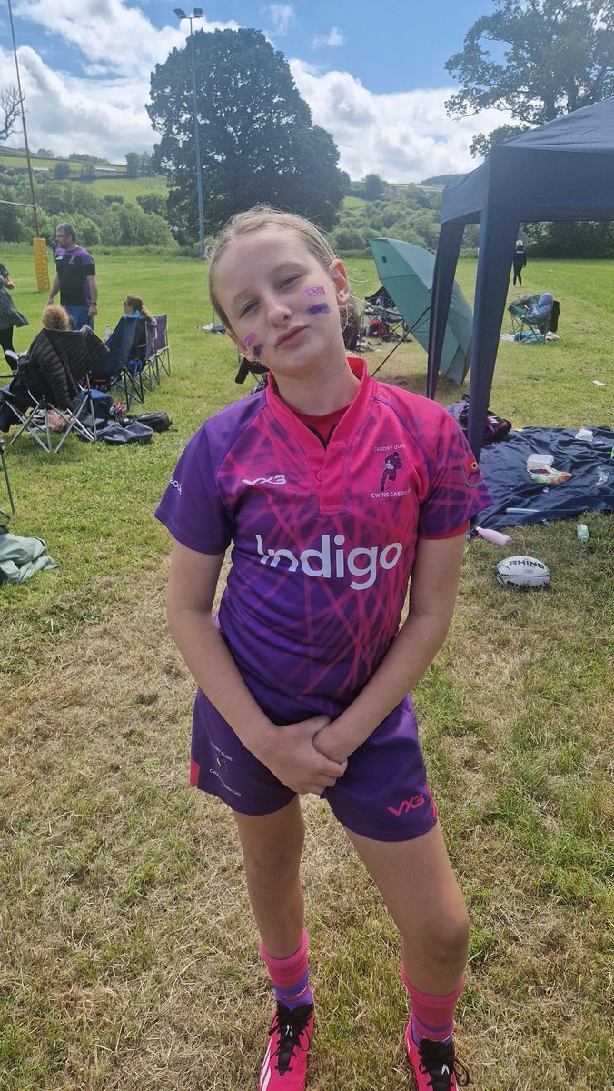 Another busy weekend of rugby... Cardiff quins u12s brilliant again today... First try with the quins for gracie...didn't learn her rugby skills off her dad that's for sure.. Long drive down to Newcastle Emlyn but worth it 💜💗