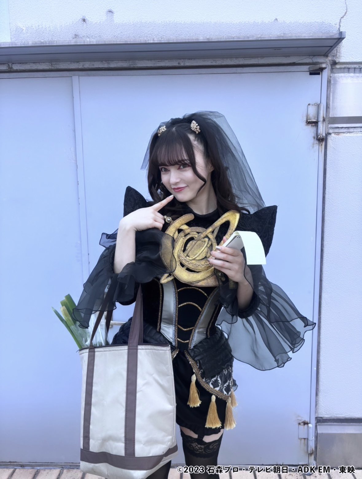 坂巻有紗　シリアルナンバー付き　直筆サイン入り写真パネル　ラケシス　ガッチャード 坂巻有紗（アリッサ）ビデオメッセージ【インタビュー記事連動
