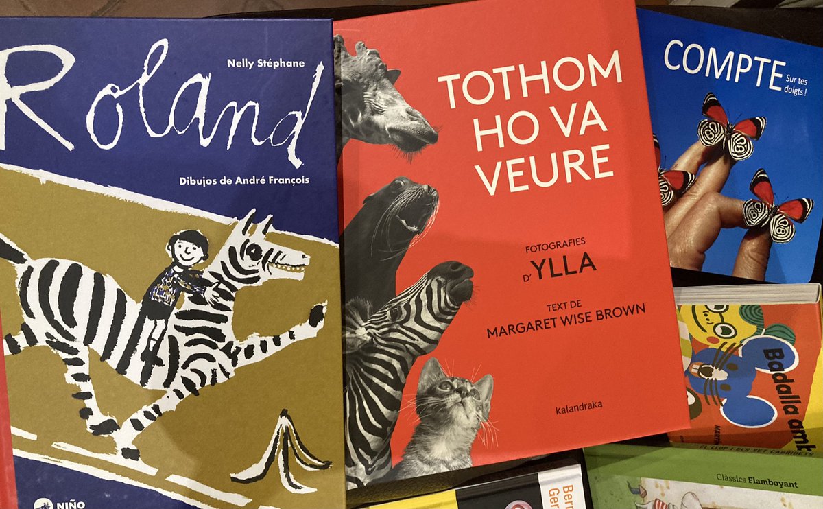Contesdprop's tweet photo. …un conjunt de joies il·lustrades escalfen el nostre imaginari, amb l’atenció d’una bona botiguera de llibres-àlbum @CasaAnitaLlibre una hora fullejant grans edicions, on calia un imponent esforç x escollir, sobretot, amb cervell https://t.co/H9rUsrMNCW