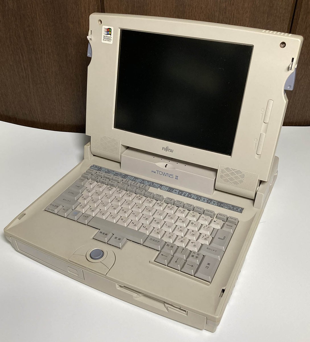 FM TOWNS II Model SN Laptop! 👌