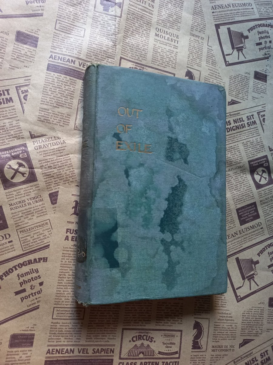 BukuDiponegoro's tweet image. Out of exile
Soetan Sjahrir
Kondisi buku cukup bagus,hard cover,ada bercak dikit,1949,265 hlm
Harga 600 rb
#outofexile 
#soetansjahrir 
#tokobukudiponegoro