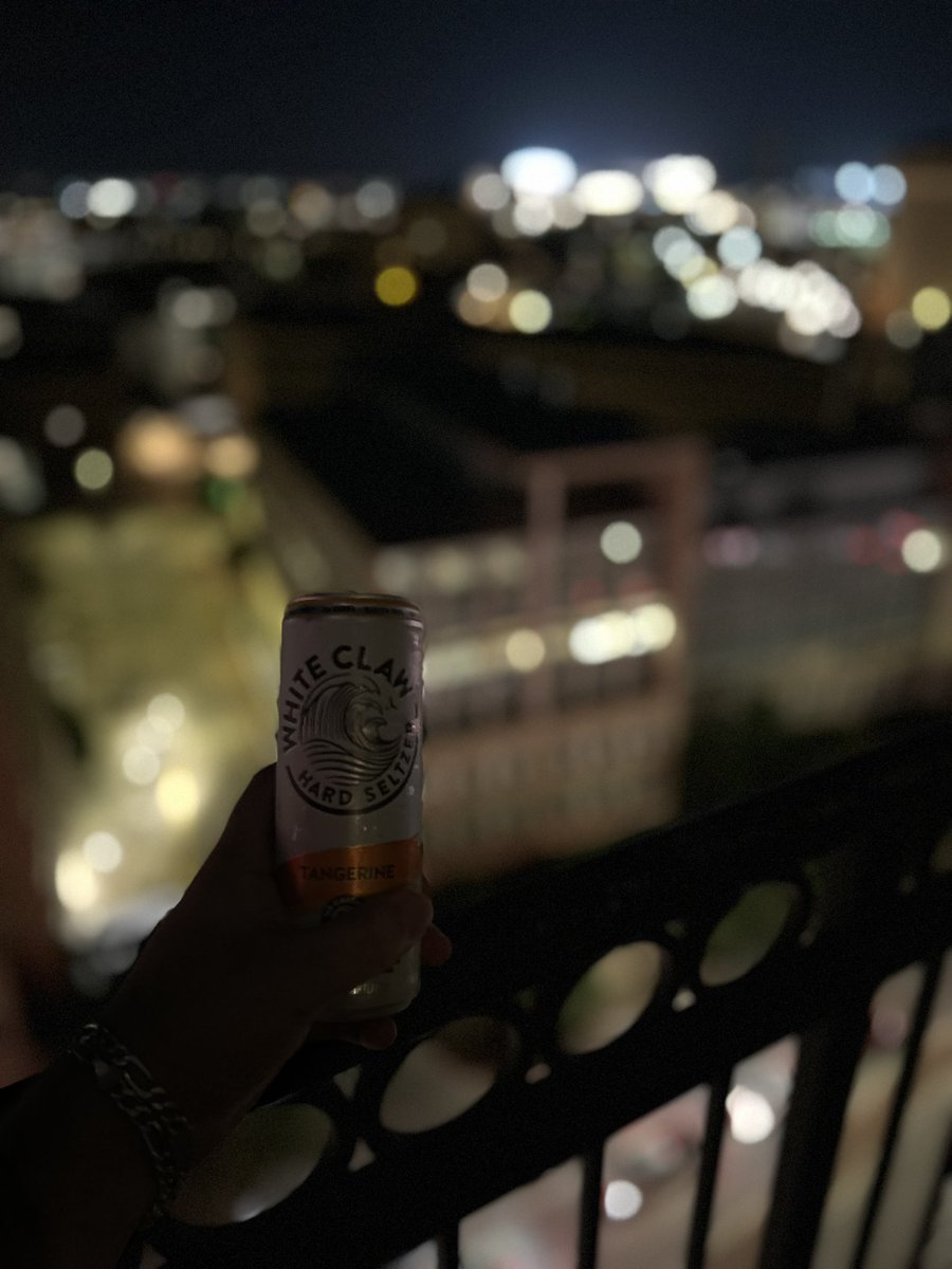 White claw Tn for <a href="/anna_ofthenorth/">Anna of the North</a> birthday 🥳