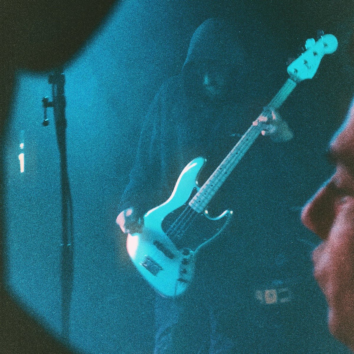 romtinpaydar's tweet photo. used to be on this app a lot now I hate this app if you’re on ig follow me there @romtinp / @pfloogofficial / @ticsmell / @svnthdose 

photo number one is by Cal Furnaeux 
 the second and third are by @fawnlines 
fourth is vid by homie Chelsea 

thank you again Toronto 🖤🖤🖤🖤🖤 https://t.co/8DCi9Xpnci