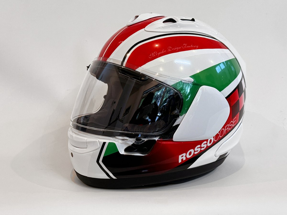 Arai RX-7X 緑赤ストライプグラフィック L サイズ Arai RX-7X にヘルメットグラフィック貼付サービスをご依頼頂きました