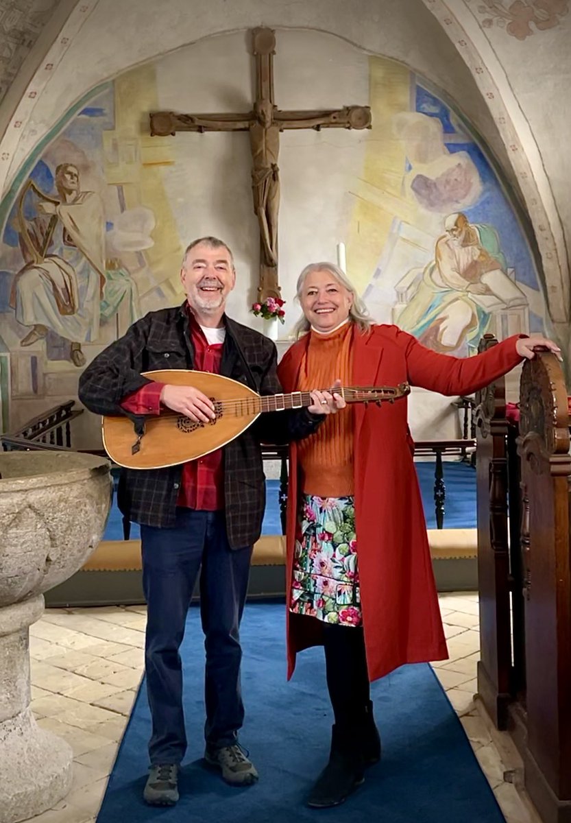 LauraWrang's tweet photo. Fortællefestival på Femø 
Smukkeste kirke lagde rammen for vores historier og sange med hyldest til denne skønne verden, æbler og kærlighedens ikke altid lette vej her i livet. https://t.co/R96zp2vKuw