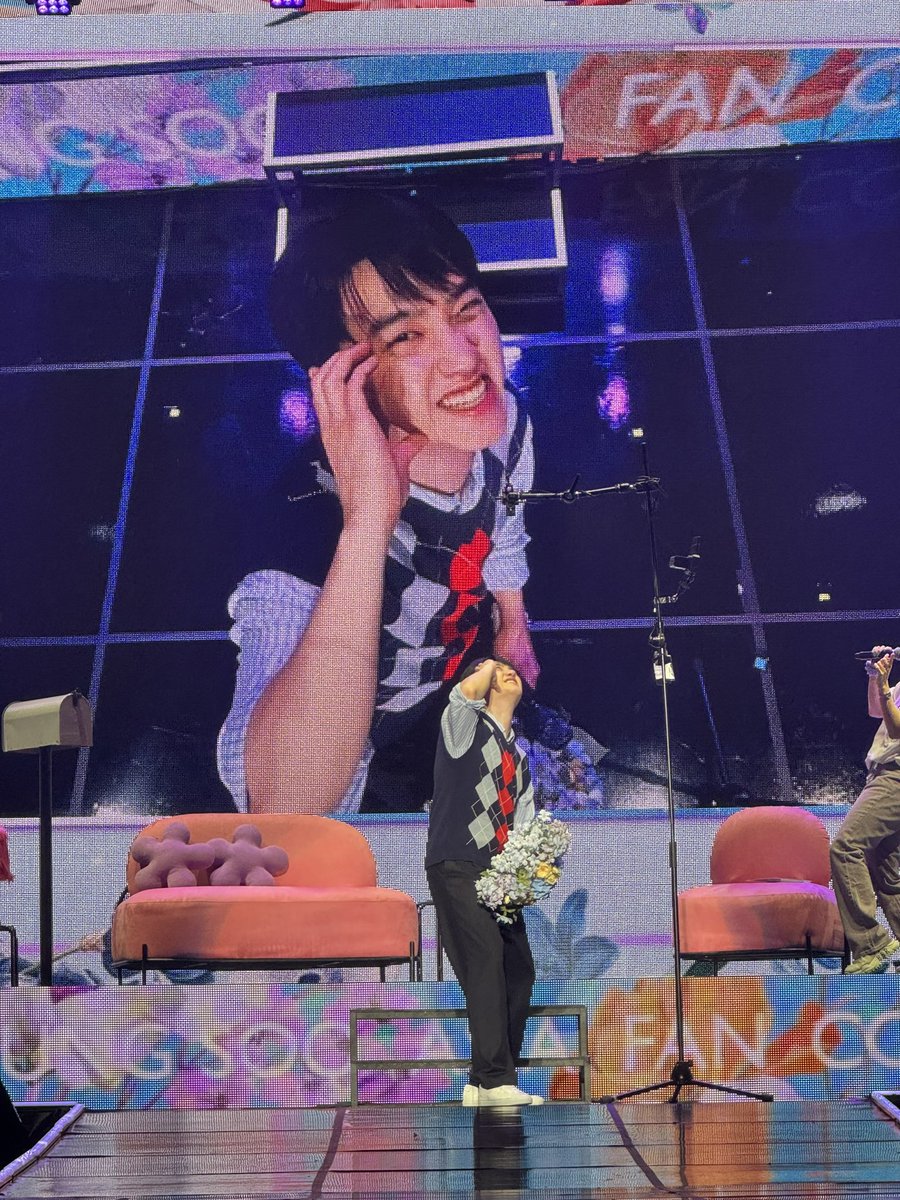 m5o6ng's tweet photo. 240609 도경수 팬콘 2회차
경수 인생네컷📸

#BLOOMinSeoulD2
#FANCONCERT_BLOOM https://t.co/4Ec06b0lMk