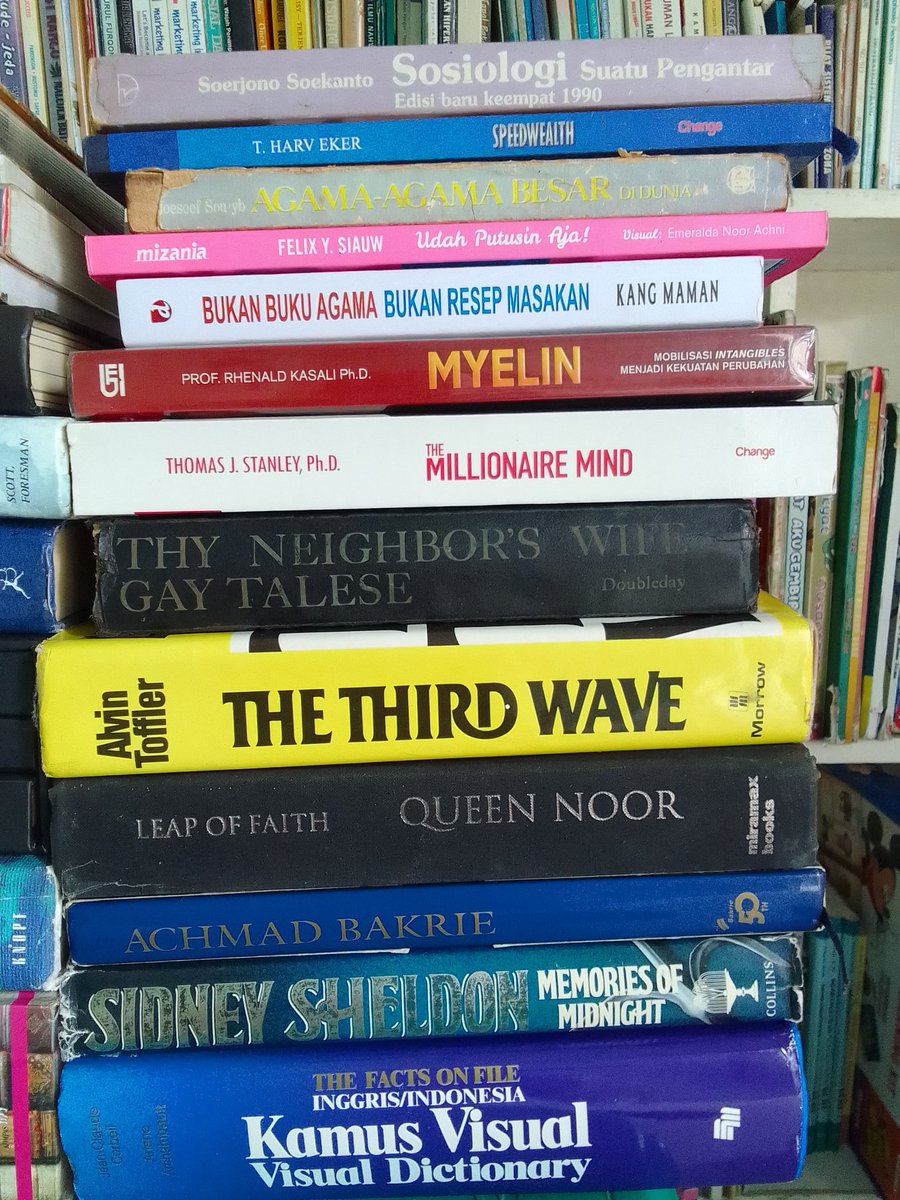 WTS sepaket buku (25 judul)
Free for RT🙏 #bukubagus #prelovedbooks
Transaksi bisa langsung, juga CO di toko ijo atau Oren
All Rp600.000