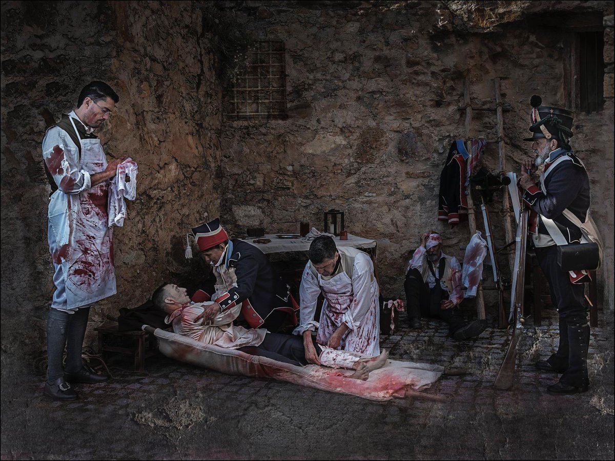 1° premio Concurso fotografía médica ICOMBA 2024.

Fotografía y montaje del médico, fotógrafo y artista Juan Miguel Masot Gómez-Landero.

Encantados de haber contribuido a esta fotaza, q seguro os recuerda a algún cuadro.

Expuesta en Colegio d Médicos.

#reenactment #historical