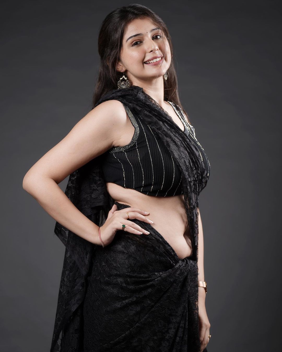 GPm8zj2agAAEals?format=jpg&name=large